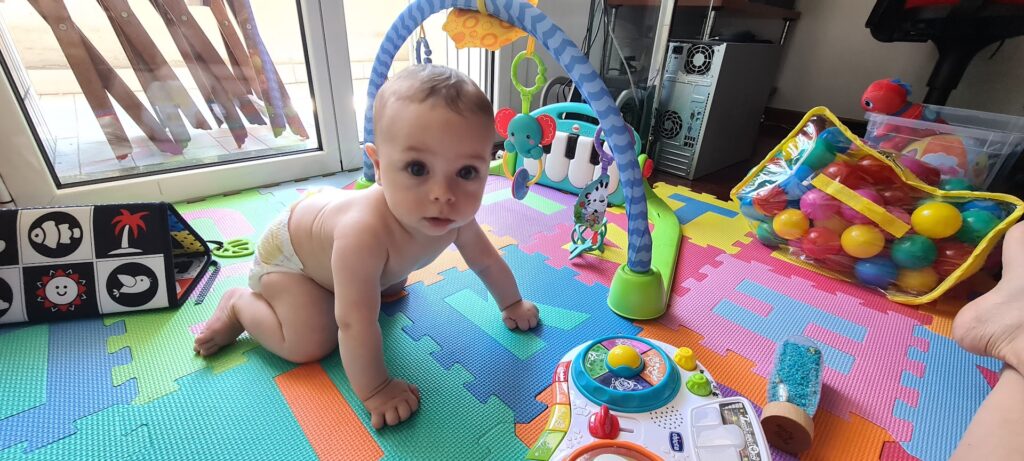 Tummy time swimbabyswim 10