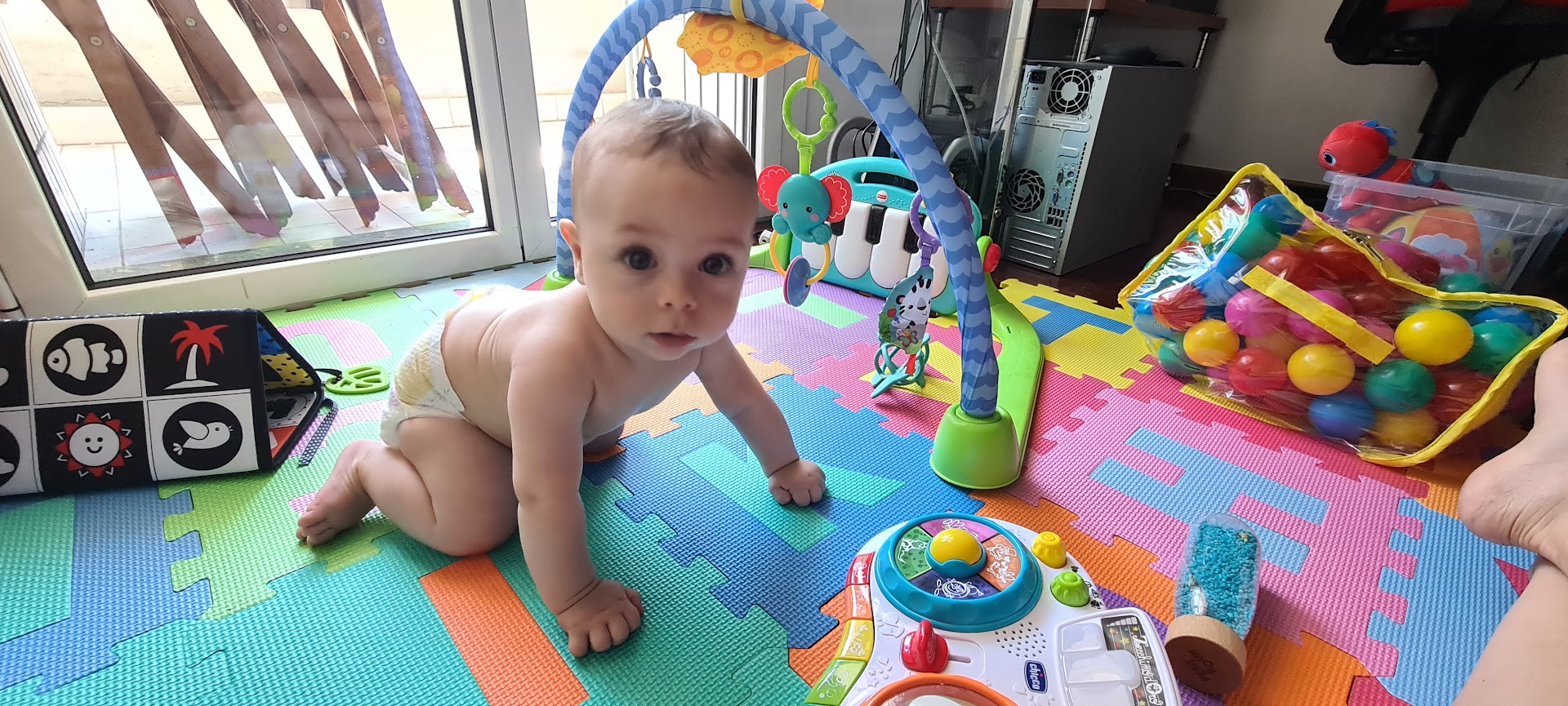 L'importanza dello sport per l'autonomia e l'indipendenza del neonato 1 Tummy time swimbabyswim 10