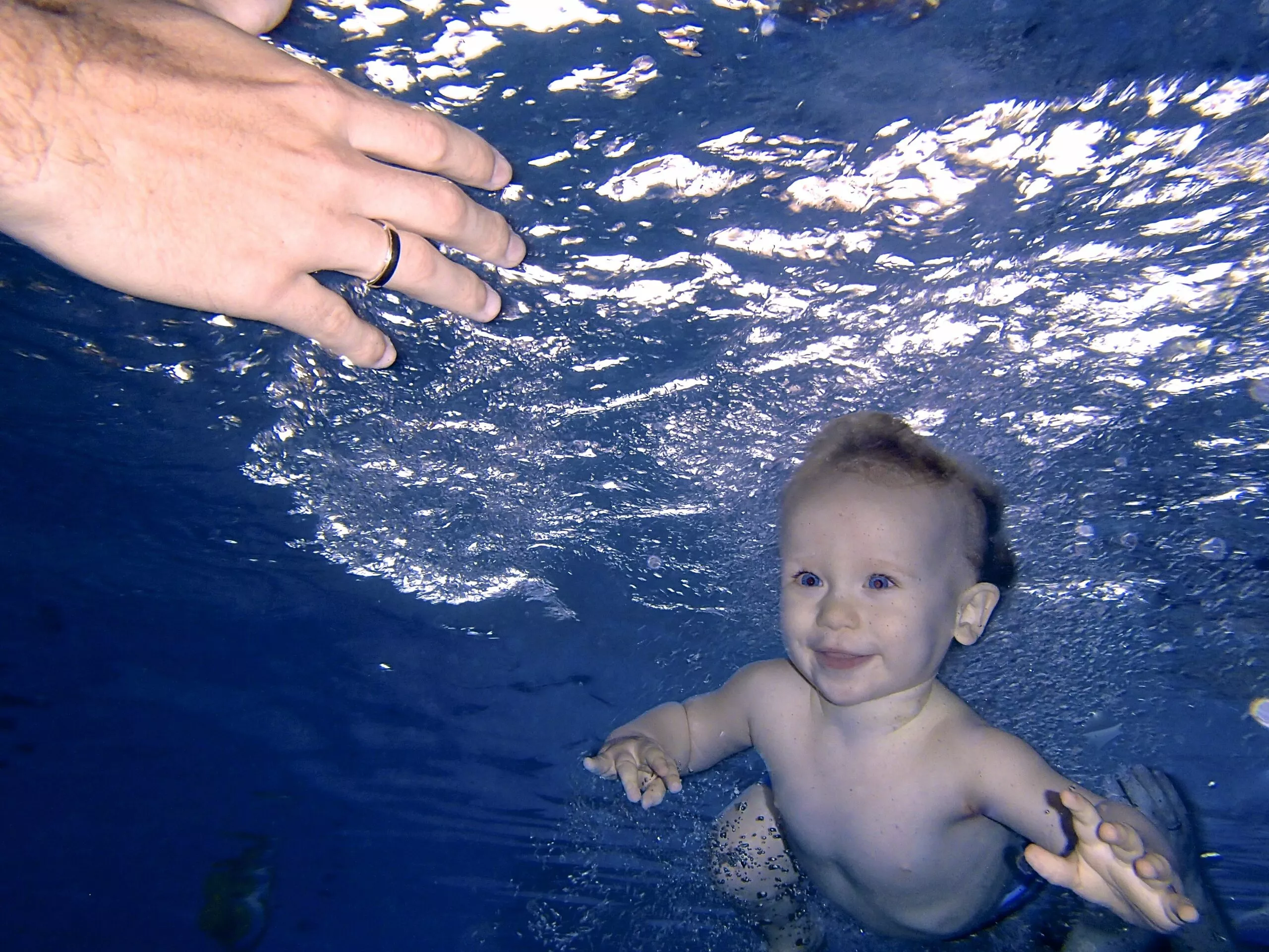 Benefici del metodo SwimBabySwim. 1 swimbabyswim nuoto neonatale 7 scaled